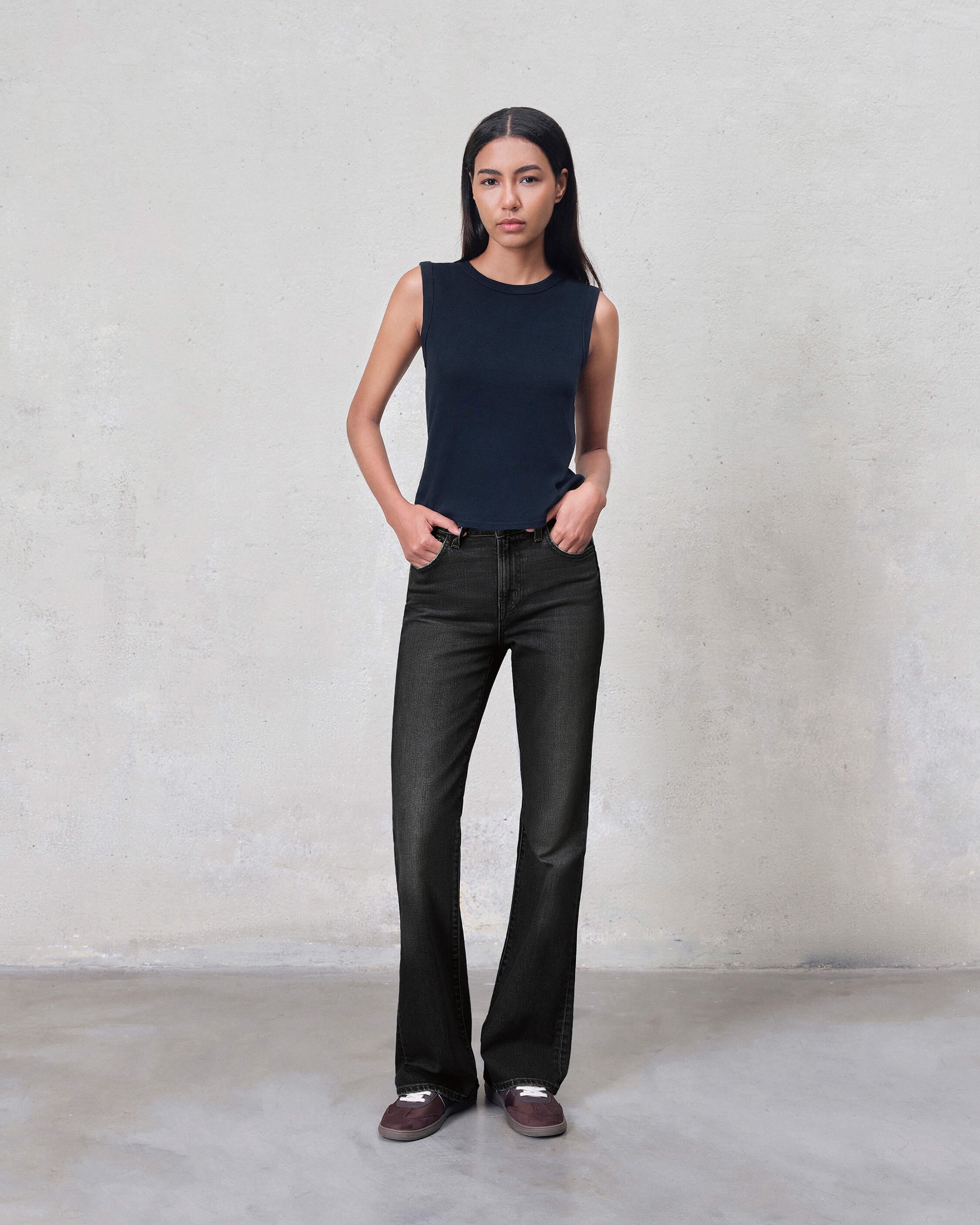 Discover the Lark Bootcut jeans, our best-selling style. With a classic mid-rise and snug fit, they offer comfort and versatility for any occasion. Elevate your wardrobe!
