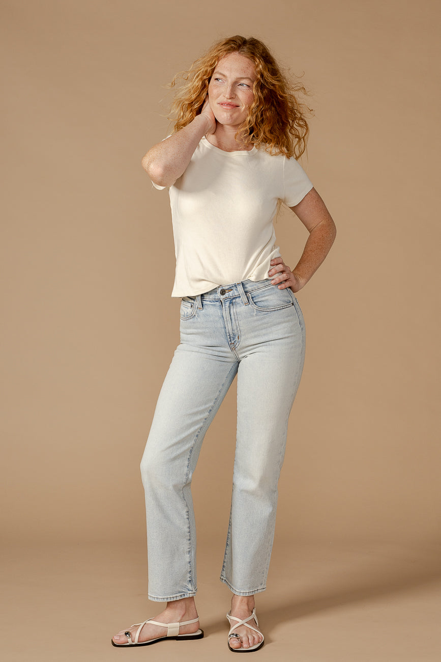 Discover the Bree Slim Skinny in black with a raw hem, a modern twist on the classic skinny fit. Enjoy comfort and style for any occasion with this signature piece.