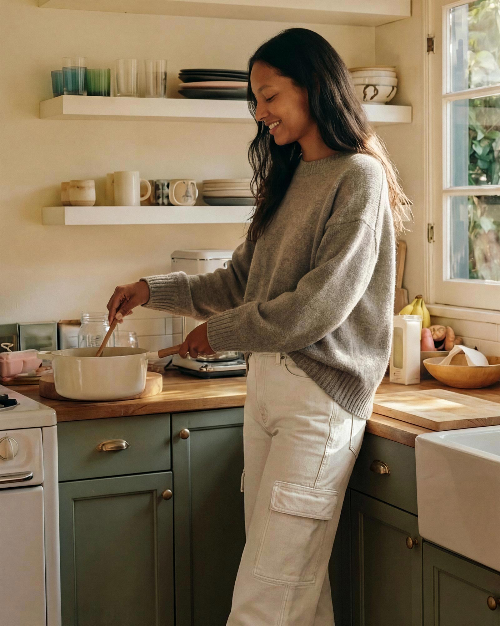 Elevate your workwear style with the Cora Cargo Pant in Monochrome. Perfect for work or play, these versatile pants transition effortlessly from day to night.