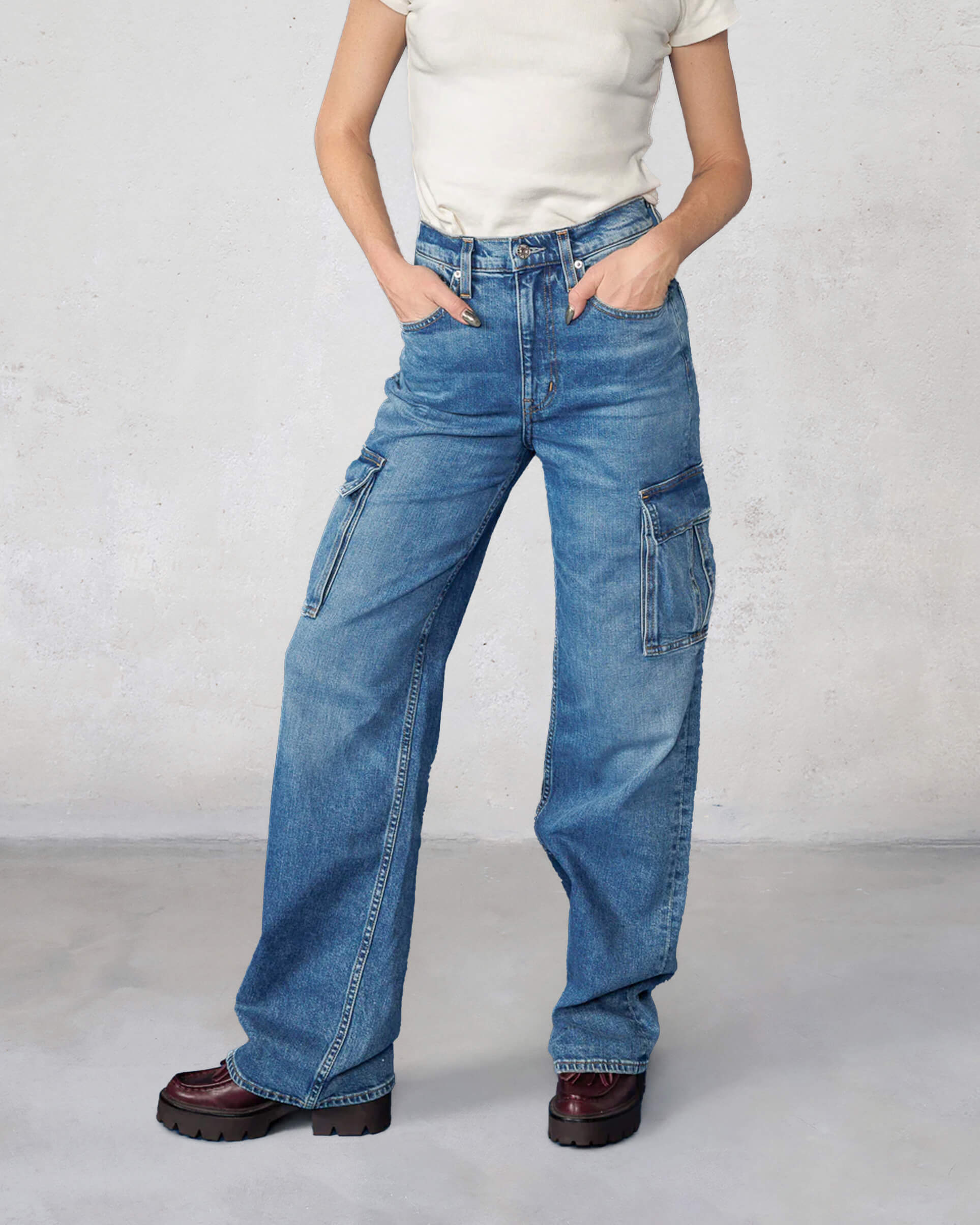 Elevate your workwear style with the Cora Cargo Pant in Space. Perfect for work or play, these versatile pants transition effortlessly from day to night.