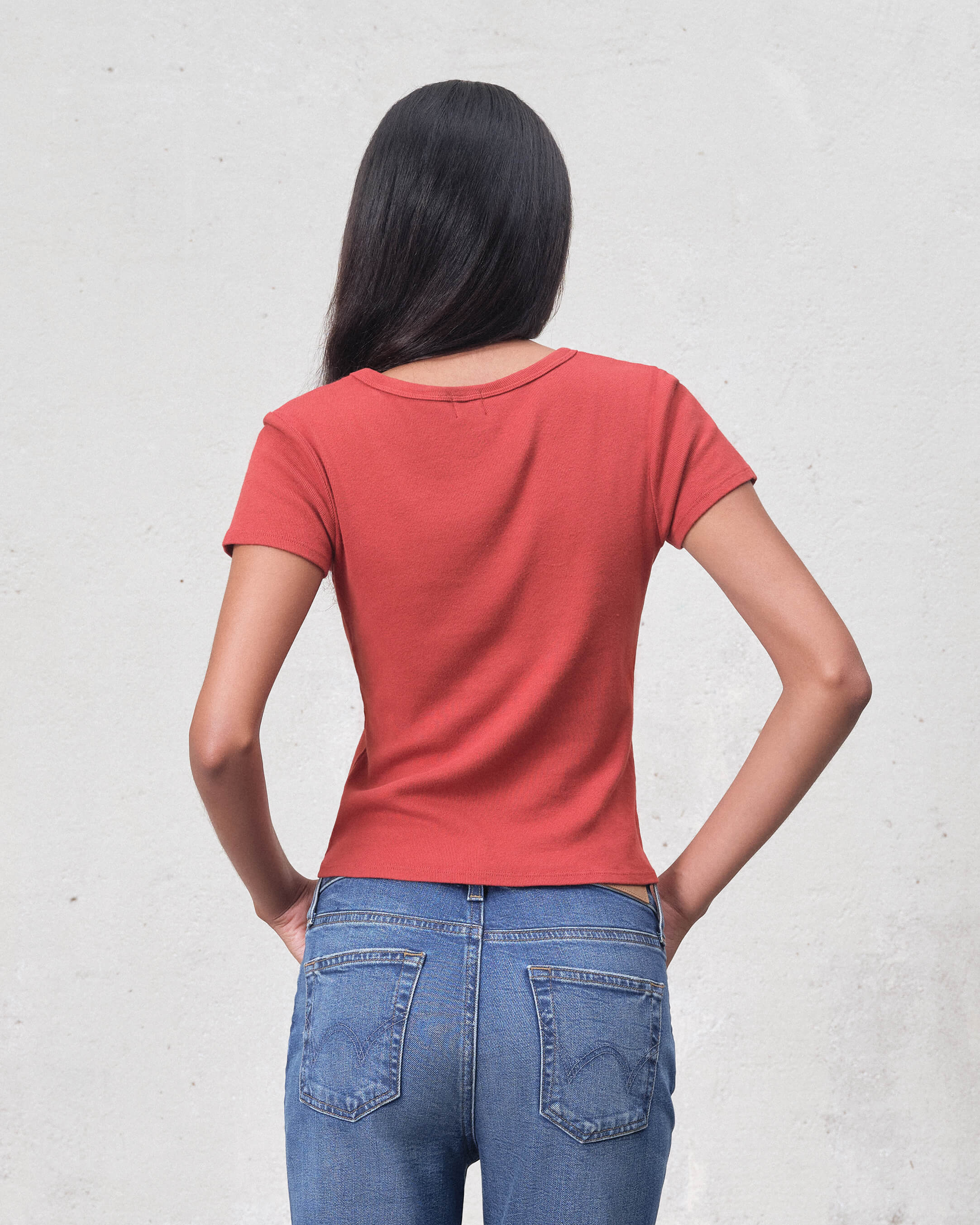 Discover the ultimate vintage-inspired crew tee in burnt orange. Crafted from super-soft ribbed cotton, this short-sleeve top offers a perfect fit for everyday style.