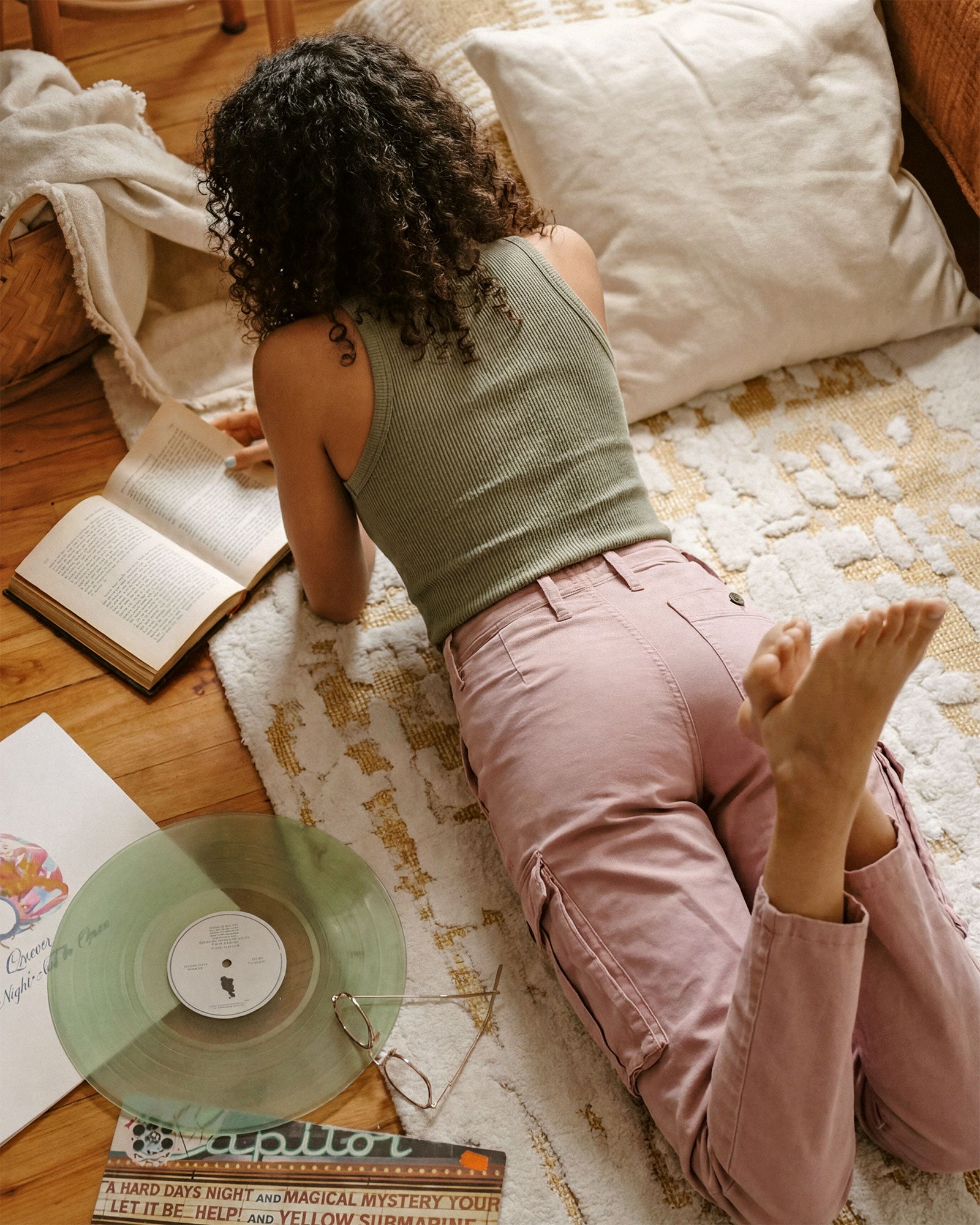 Discover the Kayla Relaxed Barrel Jean, a vintage-inspired denim pant with a modern twist. Perfectly tapered for a stylish fit, ideal for any casual occasion.