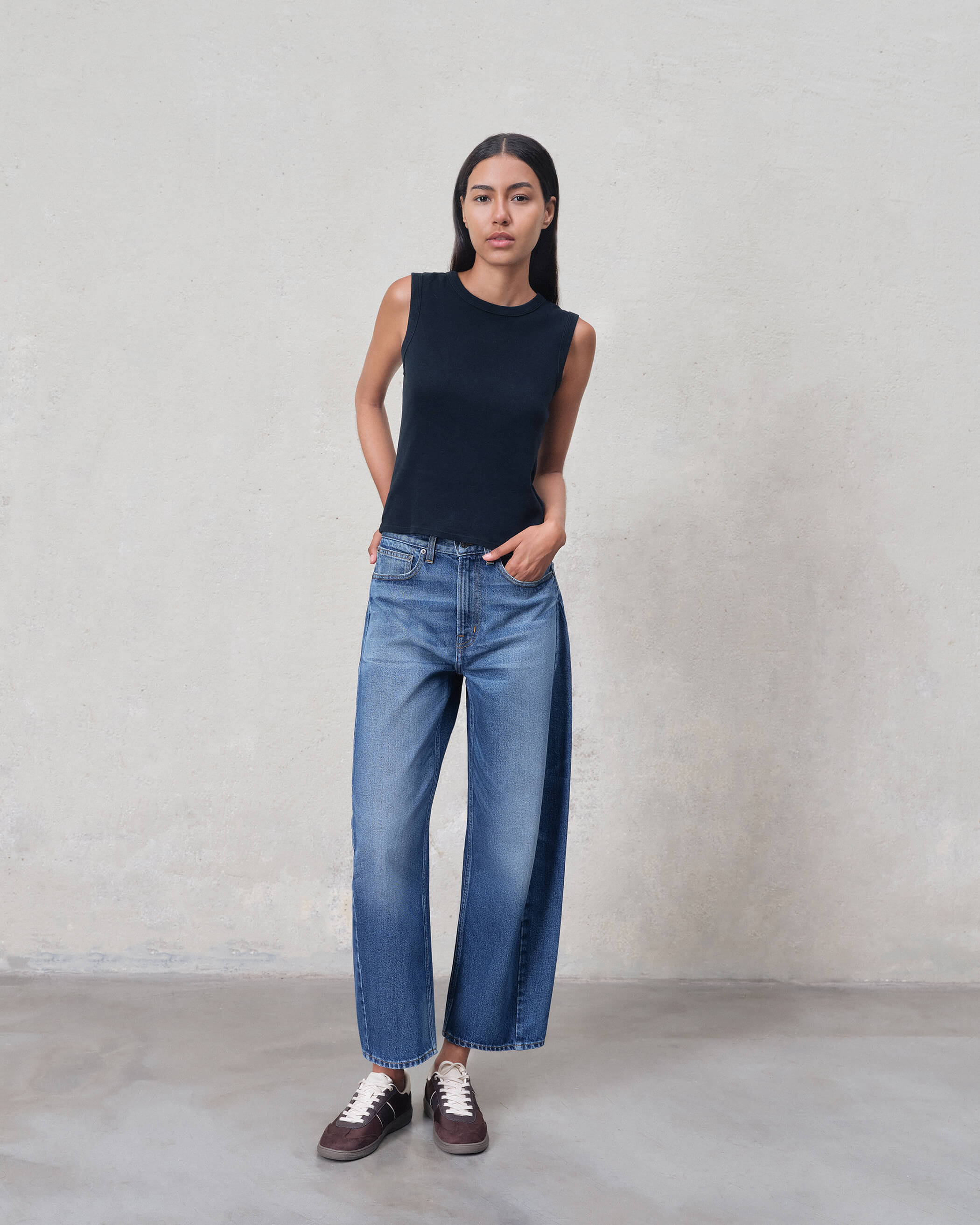 Andie Barrel Crop High Rise in HESS. Made with low-impact regenerative cotton fabric. Crafted with care in the USA, offering movement-friendly and beautifully tailored.