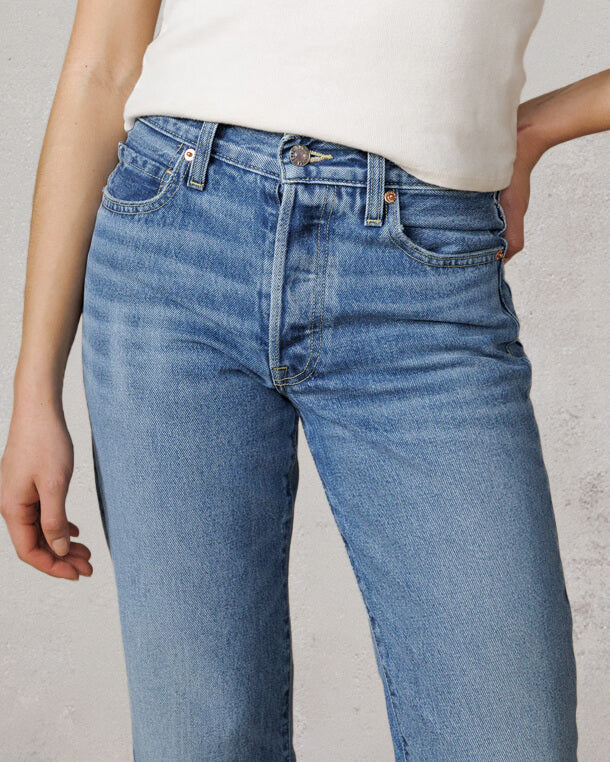 Shop Sawyer Boyfriend jeans Williams wash at EDWIN USA. Enjoy premium comfort and classic style with these high-quality womens denim jeans.