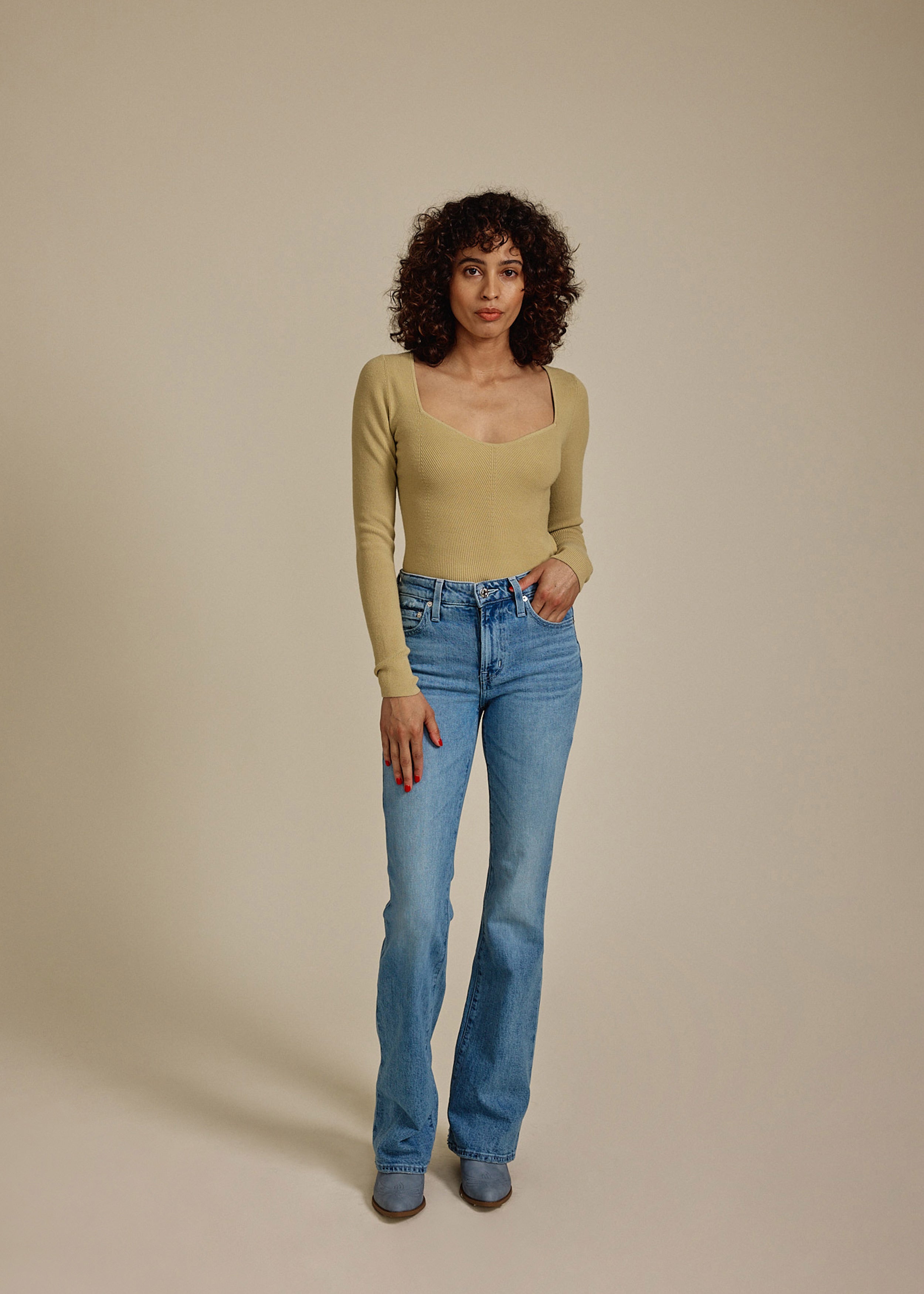Elevate your style with the Edwin Lark Bootcut in Hayes. This mid-rise design combines a flattering fit with timeless appeal, perfect for any wardrobe.