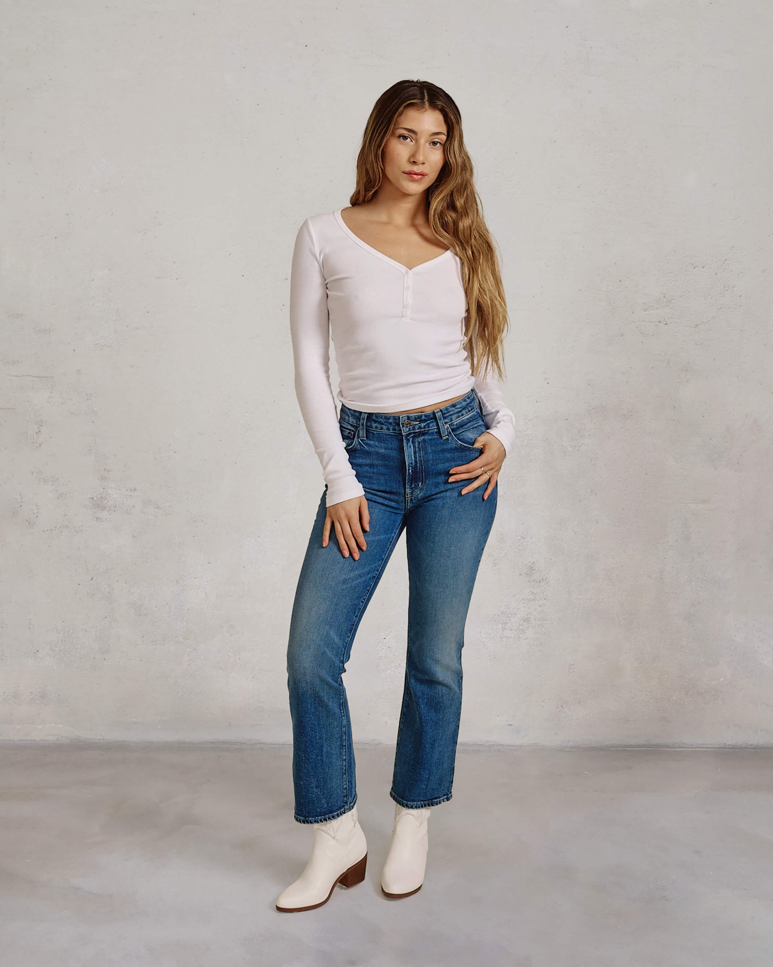 Discover the Edwin Lark Ankle Bootcut jeans, featuring a classic mid-rise and a flattering micro bootcut design. Perfect for a stylish and comfortable fit!
