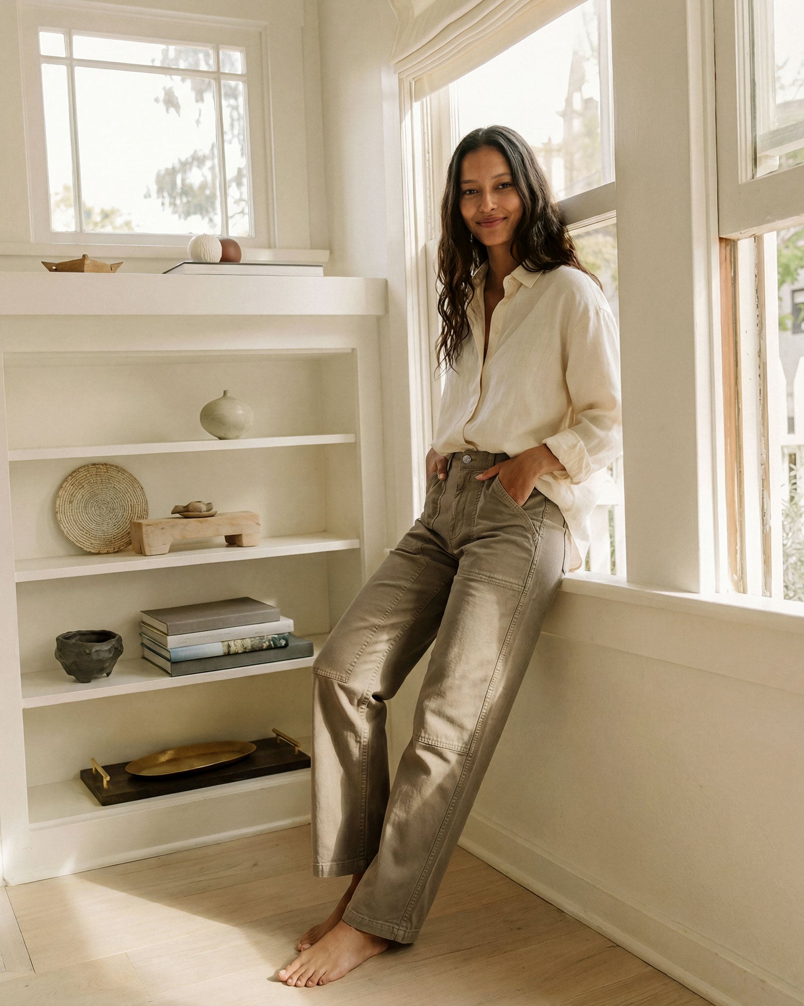 Discover the versatile Hayley Pant, crafted from organic cotton for ultimate comfort. Perfect for work or a night out, these stylish pull-on pants elevate any outfit.