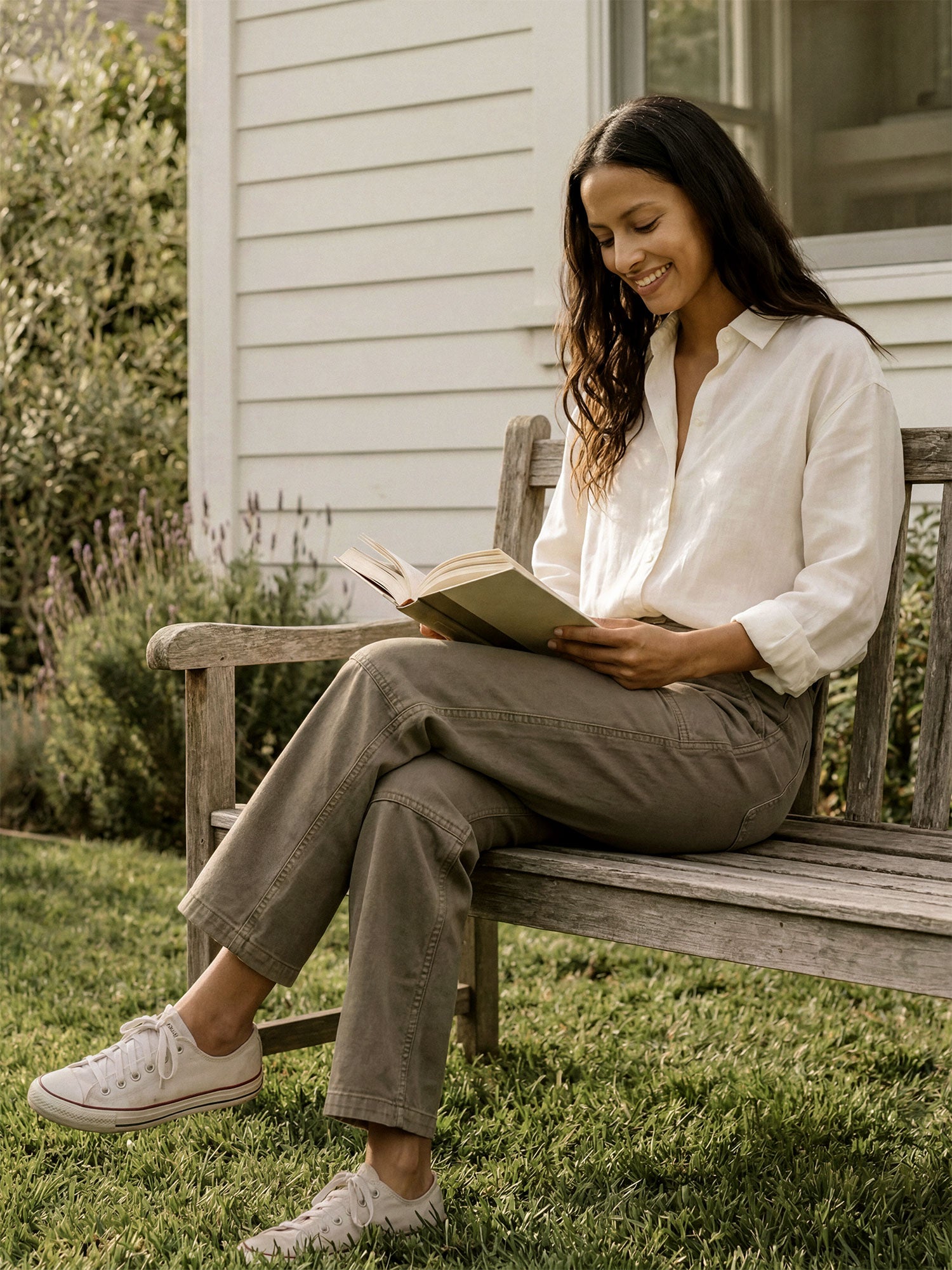 Discover the versatile Hayley Pant, crafted from organic cotton for ultimate comfort. Perfect for work or a night out, these stylish pull-on pants elevate any outfit.