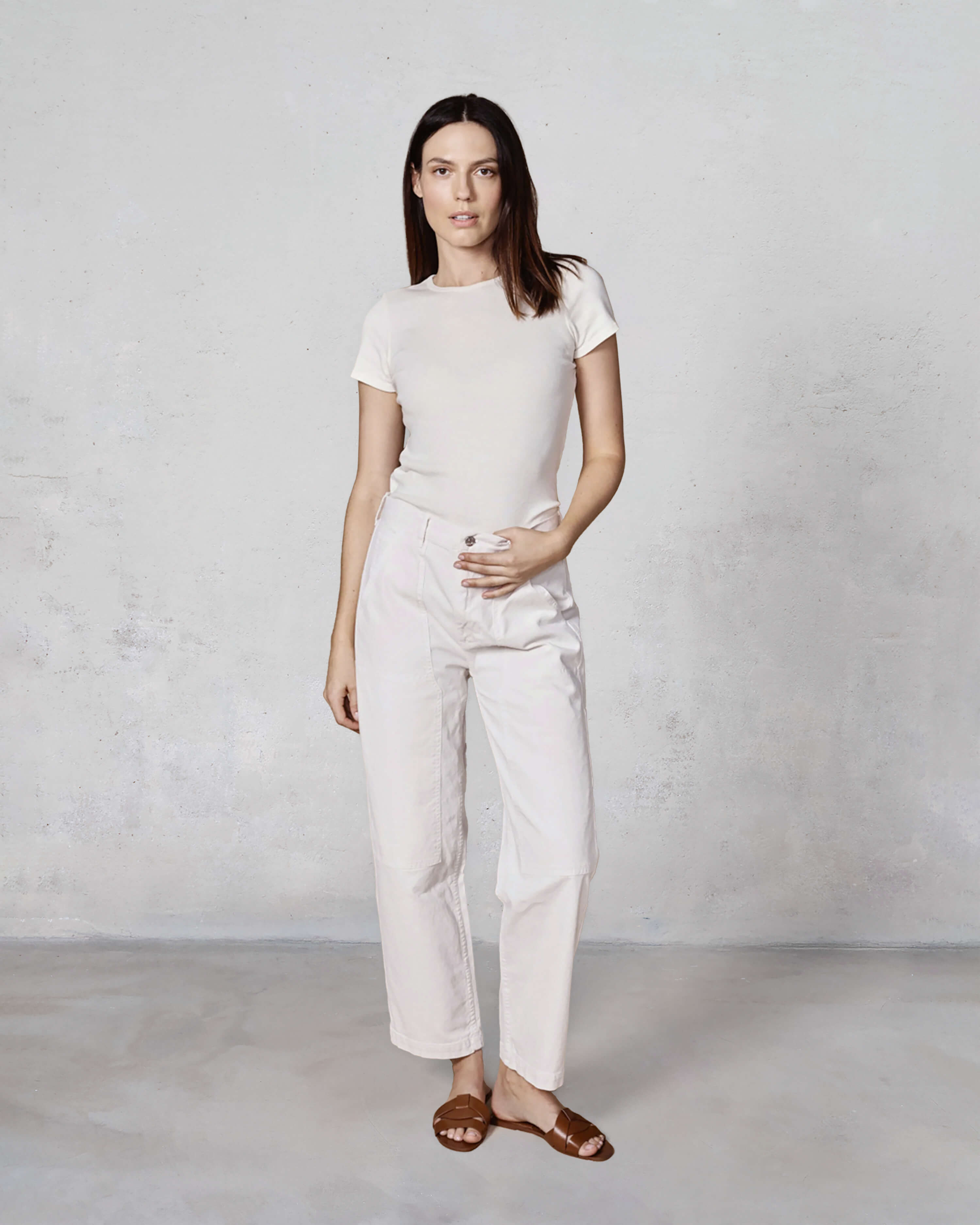 Discover the Hayley Pant in Stone, a versatile pull-on style crafted from organic cotton, perfect for work or a chic dinner date. Elevate your wardrobe today!
