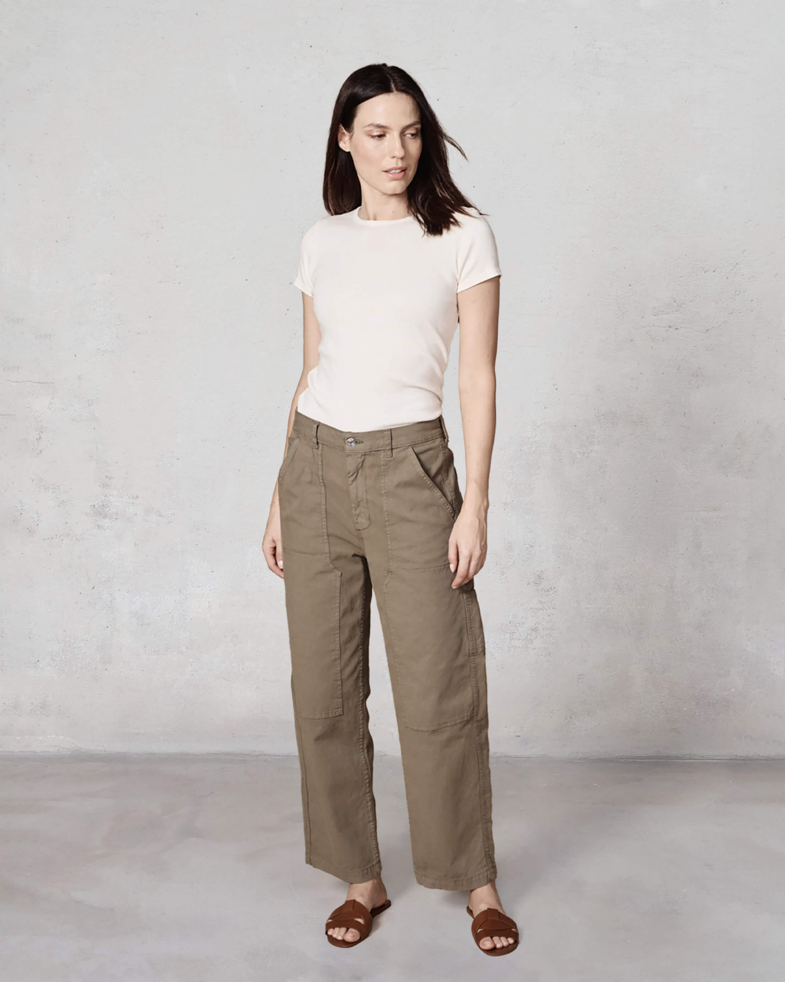 Discover the versatile Hayley Pant, crafted from organic cotton for ultimate comfort. Perfect for work or a night out, these stylish pull-on pants elevate any outfit.