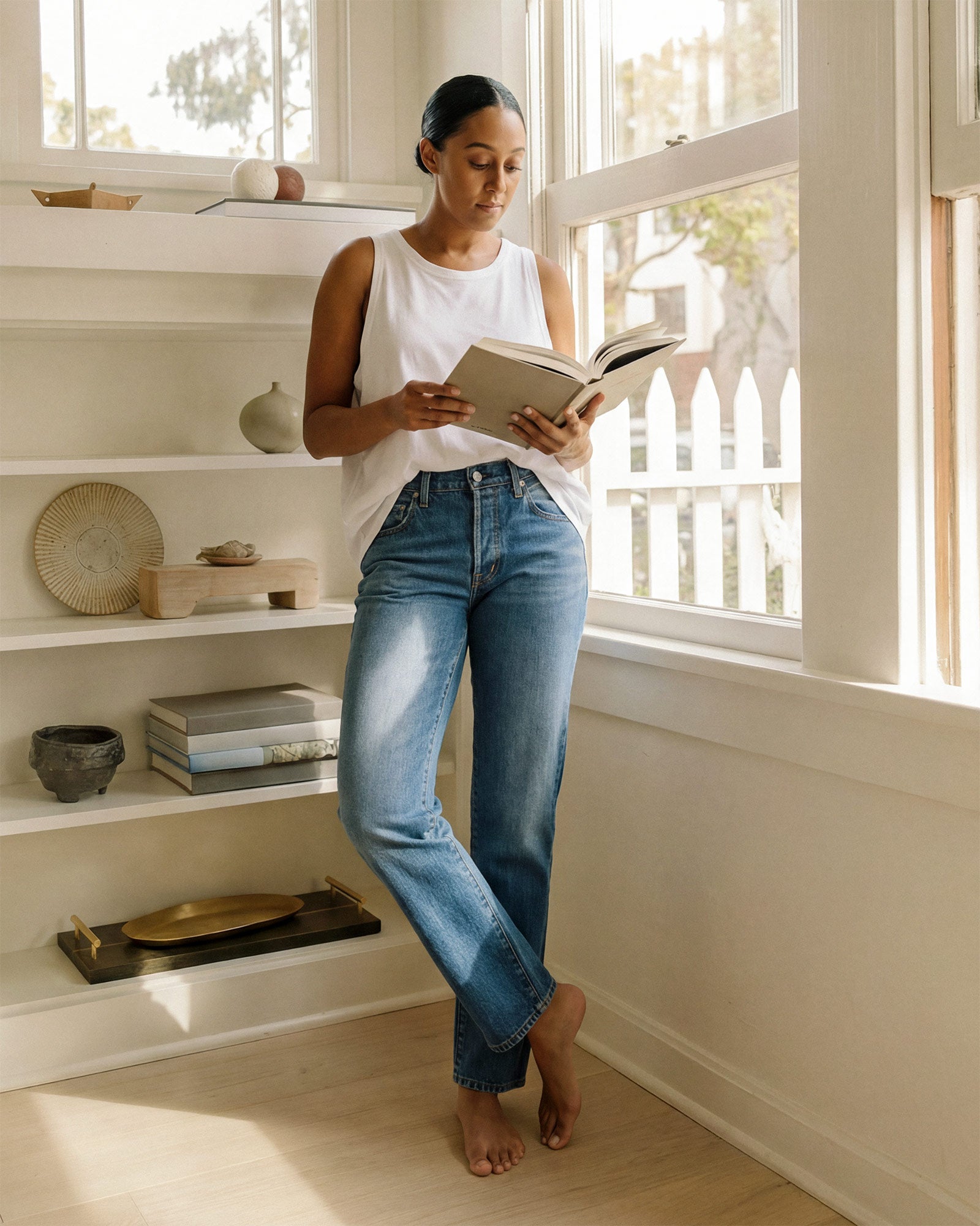 Discover the Simone Straight Leg jeans, featuring a classic mid-rise fit and a sleek silhouette. Perfect for casual outings or dressing up your look effortlessly.