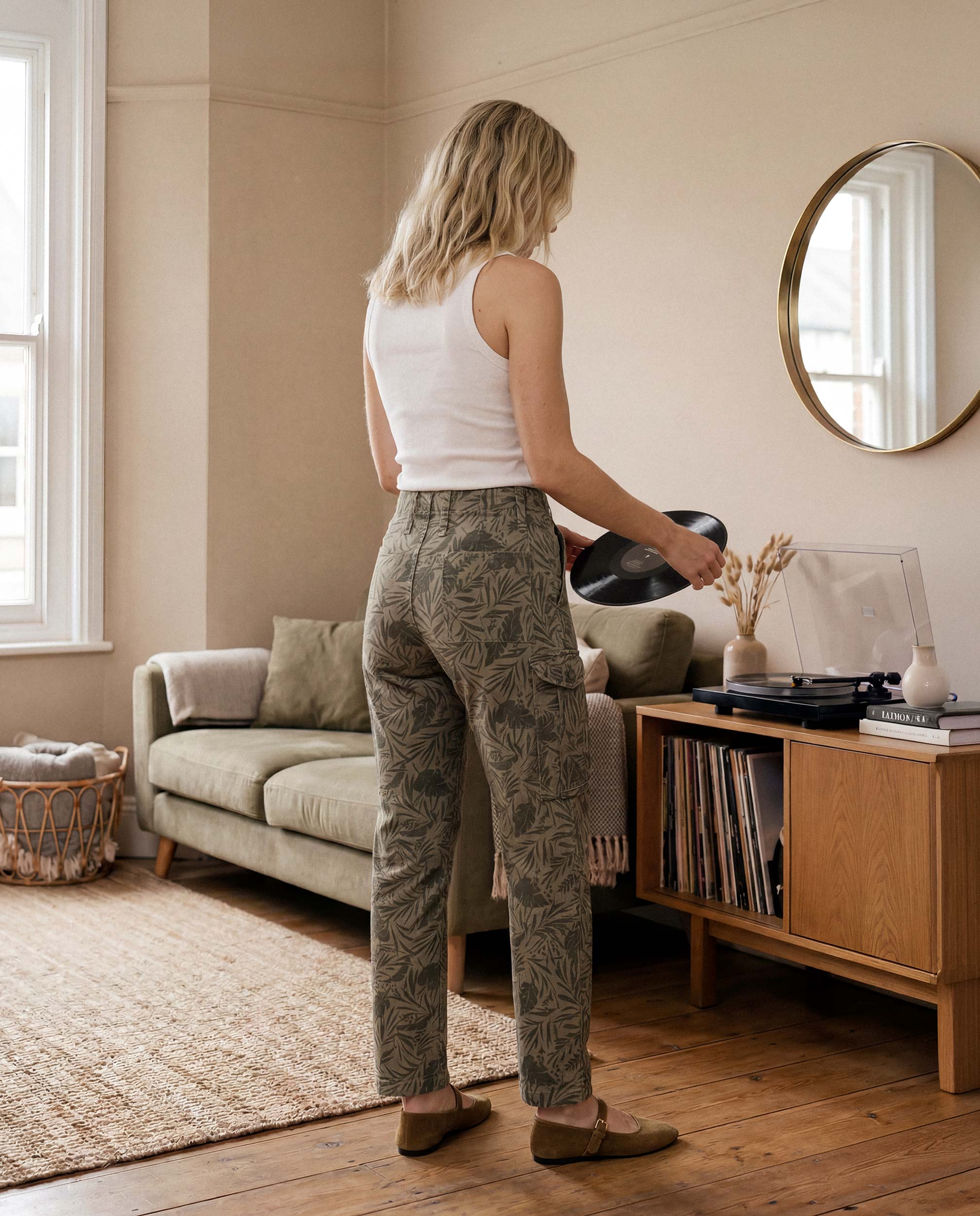 Discover the Kayla Relaxed Barrel Jean, a vintage-inspired denim pant with a modern twist. Perfectly tapered for a stylish fit, ideal for any casual occasion.