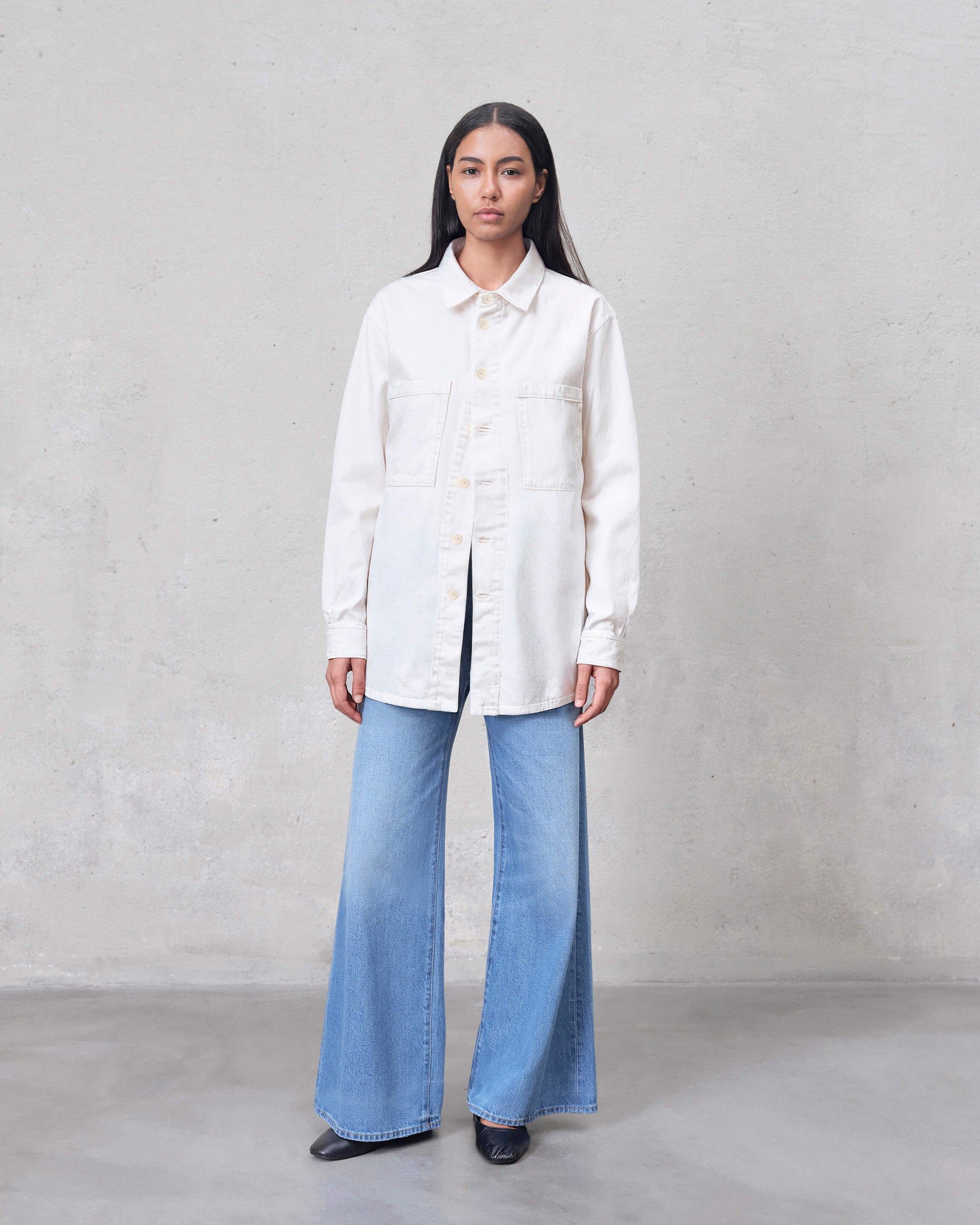 Elevate your style with the Luna Shacket in Parchment. This versatile piece combines the comfort of a shirt with the chic look of a jacket, perfect for any occasion.