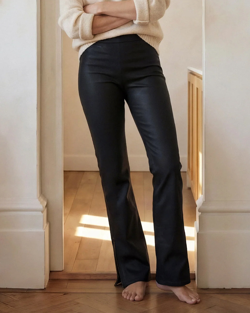 Elevate your wardrobe with the Lark Bootcut Pull-On Pant in Primrose. Enjoy a flattering fit through hips and thighs, perfect for any occasion this Fall.