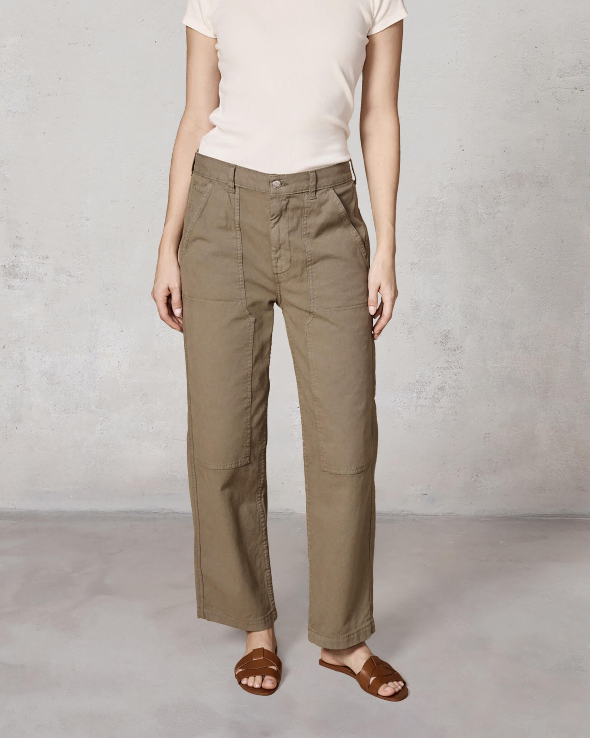 Discover the versatile Hayley Pant, crafted from organic cotton for ultimate comfort. Perfect for work or a night out, these stylish pull-on pants elevate any outfit.