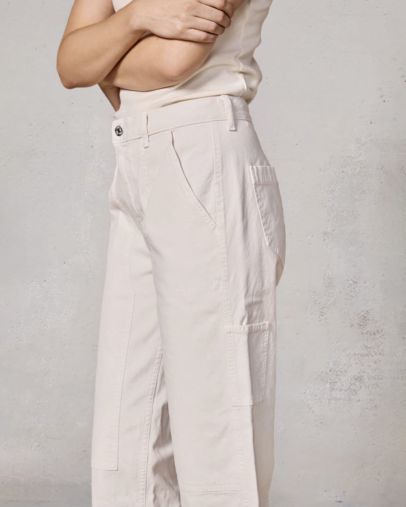 Discover the Hayley Pant in Stone, a versatile pull-on style crafted from organic cotton, perfect for work or a chic dinner date. Elevate your wardrobe today!