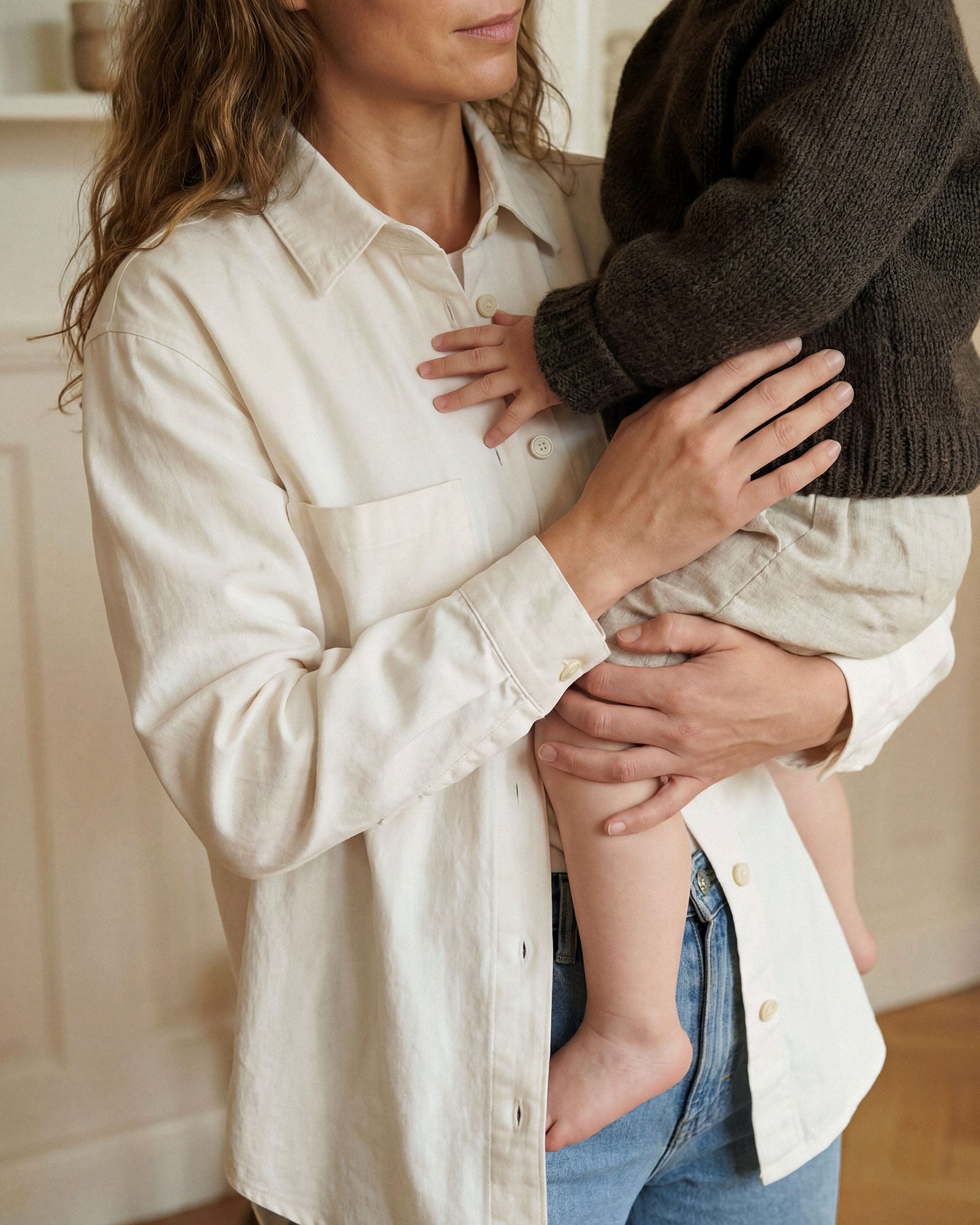 Elevate your style with the Luna Shacket in Parchment. This versatile piece combines the comfort of a shirt with the chic look of a jacket, perfect for any occasion.