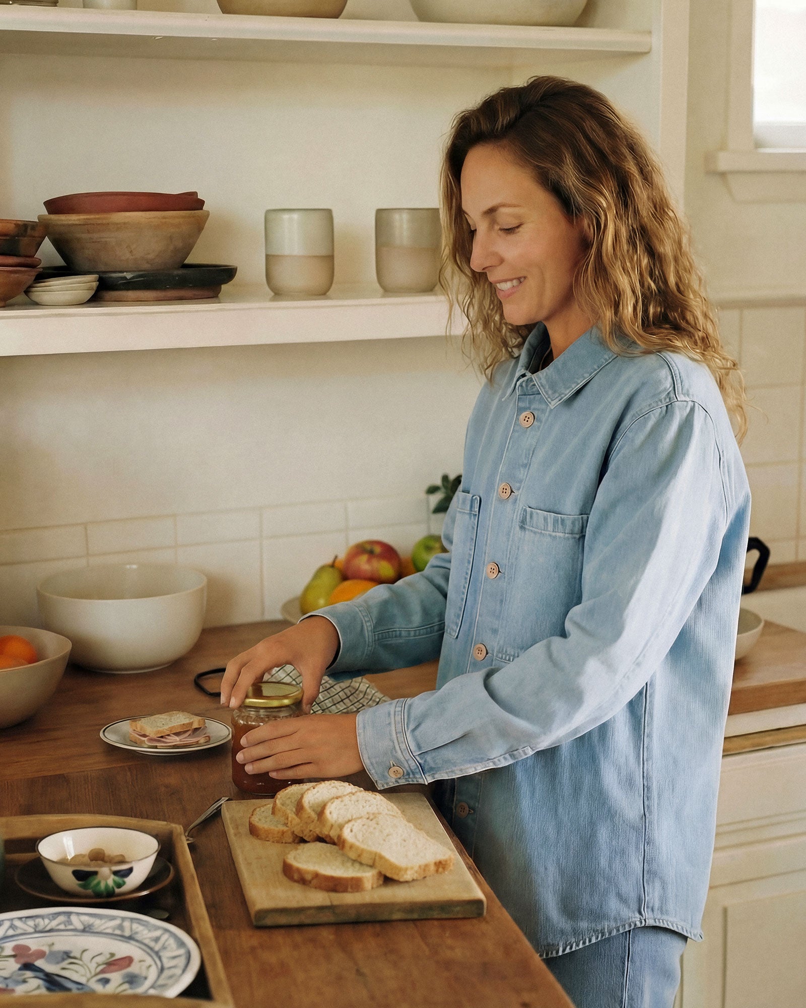 Discover the versatile Luna Shacket, blending the comfort of an oversized shirt with the style of a jacket. Perfect for any occasion, wear it buttoned or unbuttoned!