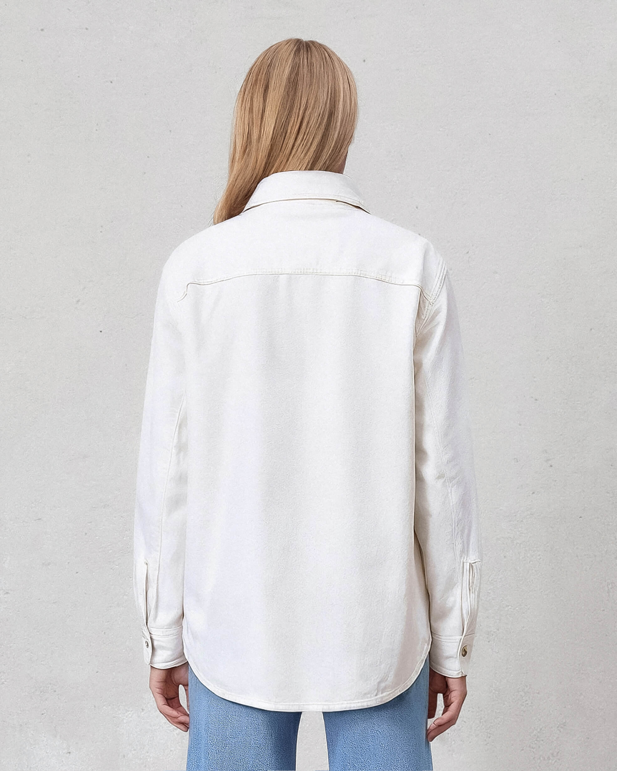 Elevate your style with the Luna Shacket in Parchment. This versatile piece combines the comfort of a shirt with the chic look of a jacket, perfect for any occasion.