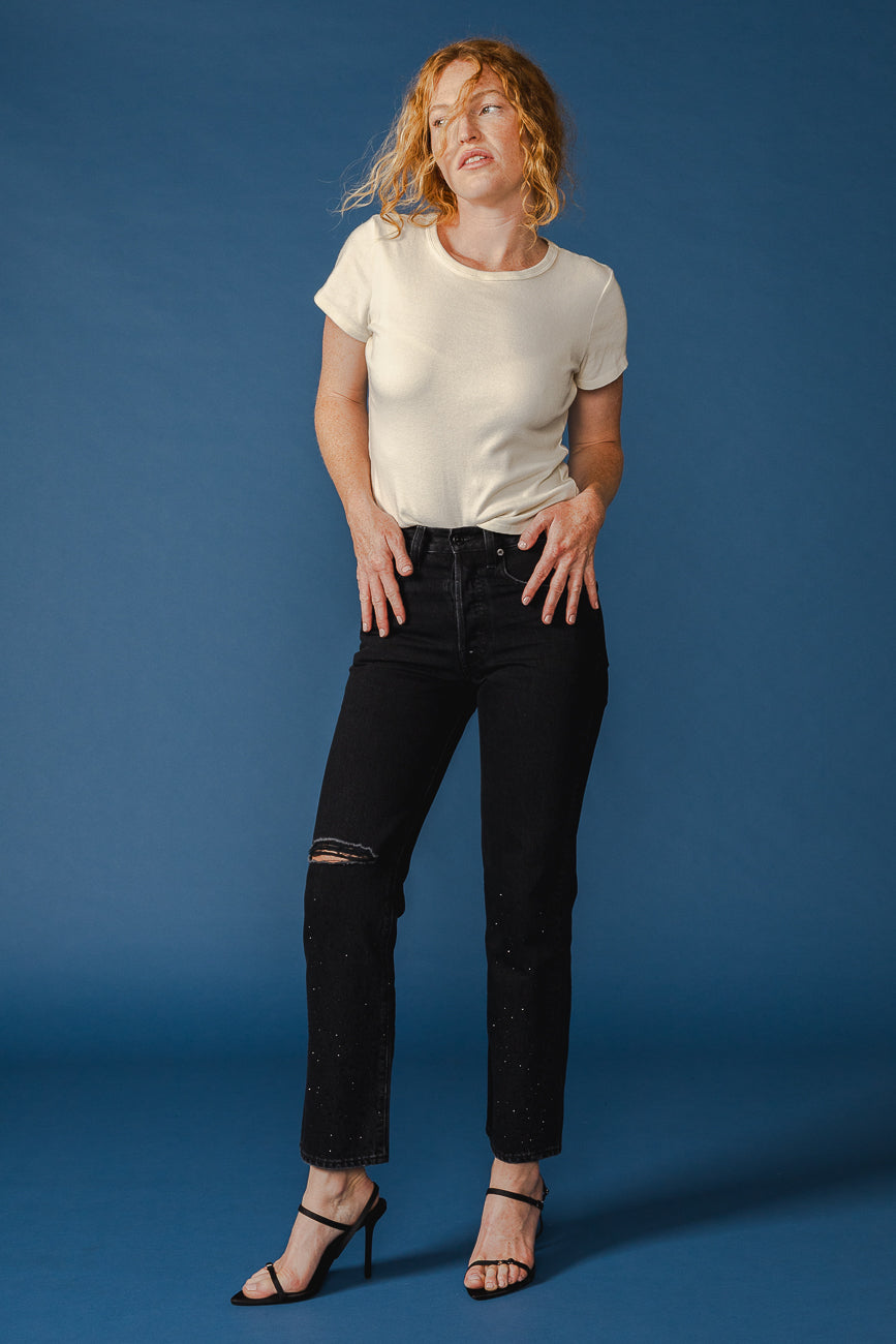 Discover the Edwin Kali Ankle in Ariel, a stylish blend of 90's nostalgia with a high-rise waist and relaxed boyfriend fit for ultimate comfort and versatility.