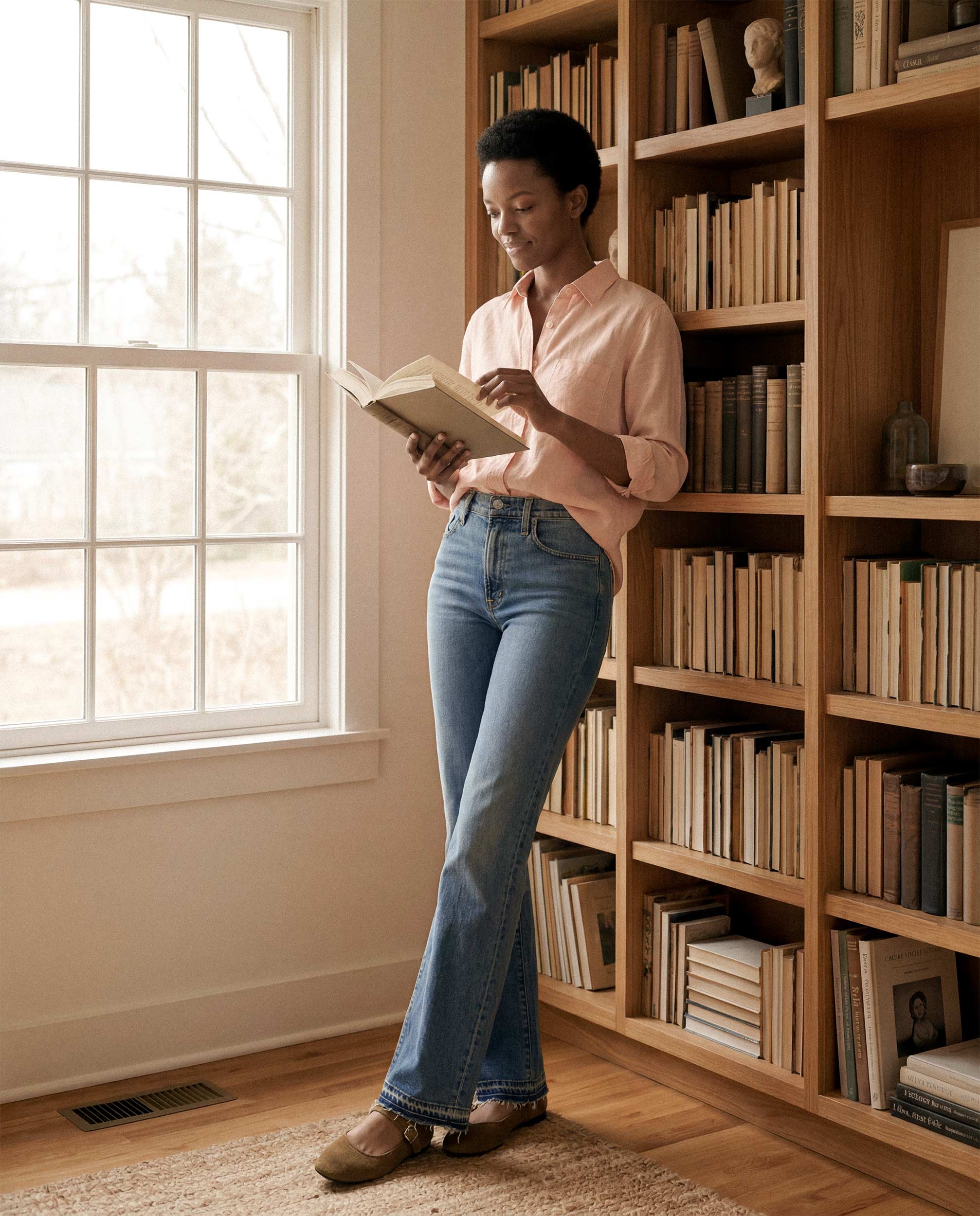 Discover the Ryder Released Hem Gardner jeans, inspired by 1970s Hollywood glamour. Enjoy a stylish, relaxed fit perfect for any casual occasion.