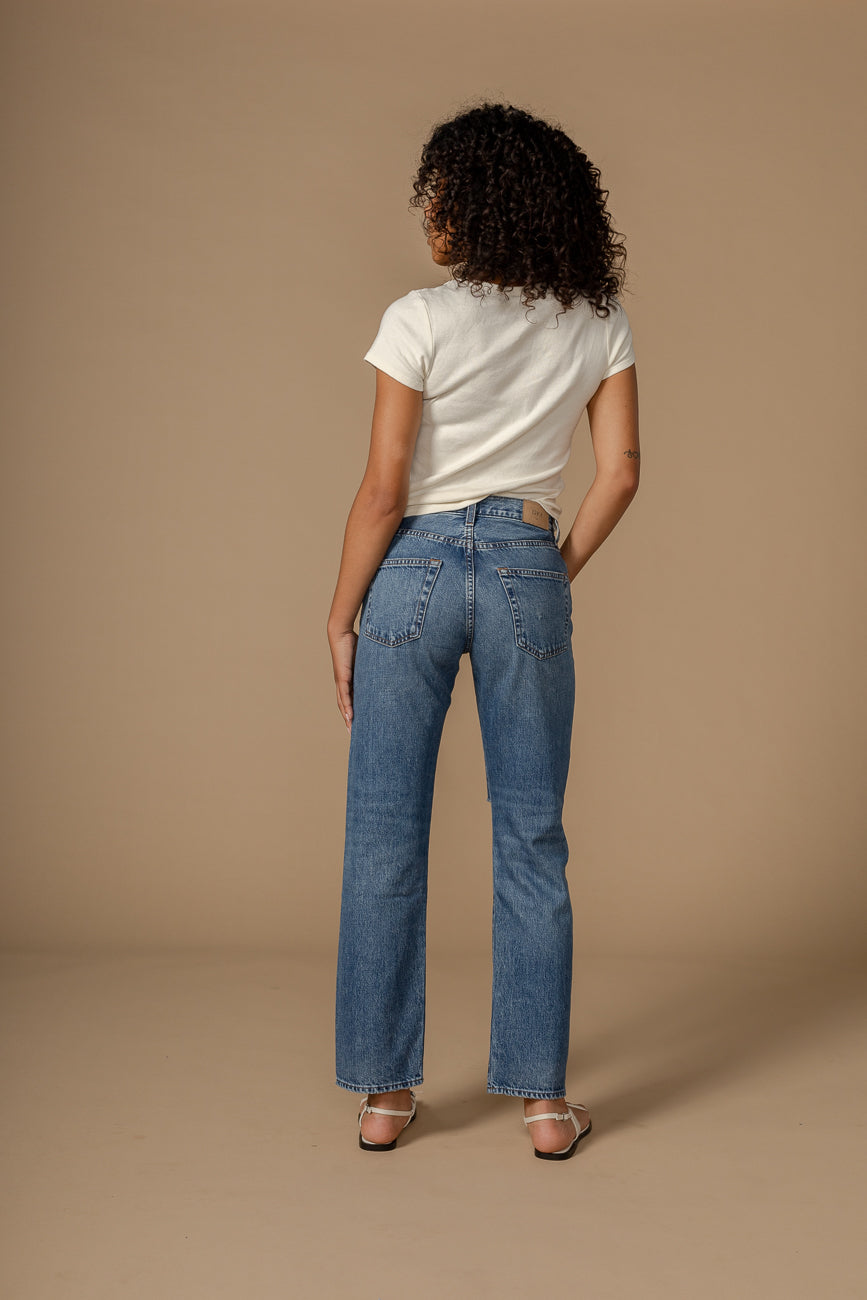 Discover the Sawyer Boyfriend Jeans in Mason, crafted from soft rigid denim for a perfect fit. Elevate your style with this classic wash essential for any wardrobe.