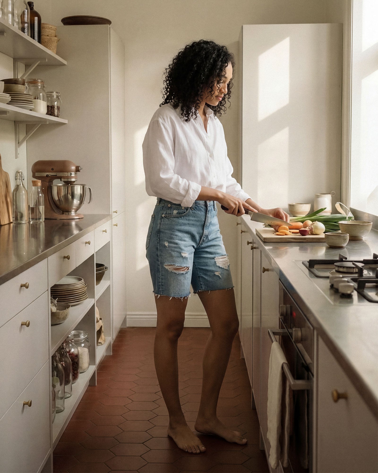Shop Sawyer Bermuda shorts for women at EDWIN USA. These gravel-colored bermudas offer a stylish distressed look with premium denim quality.
