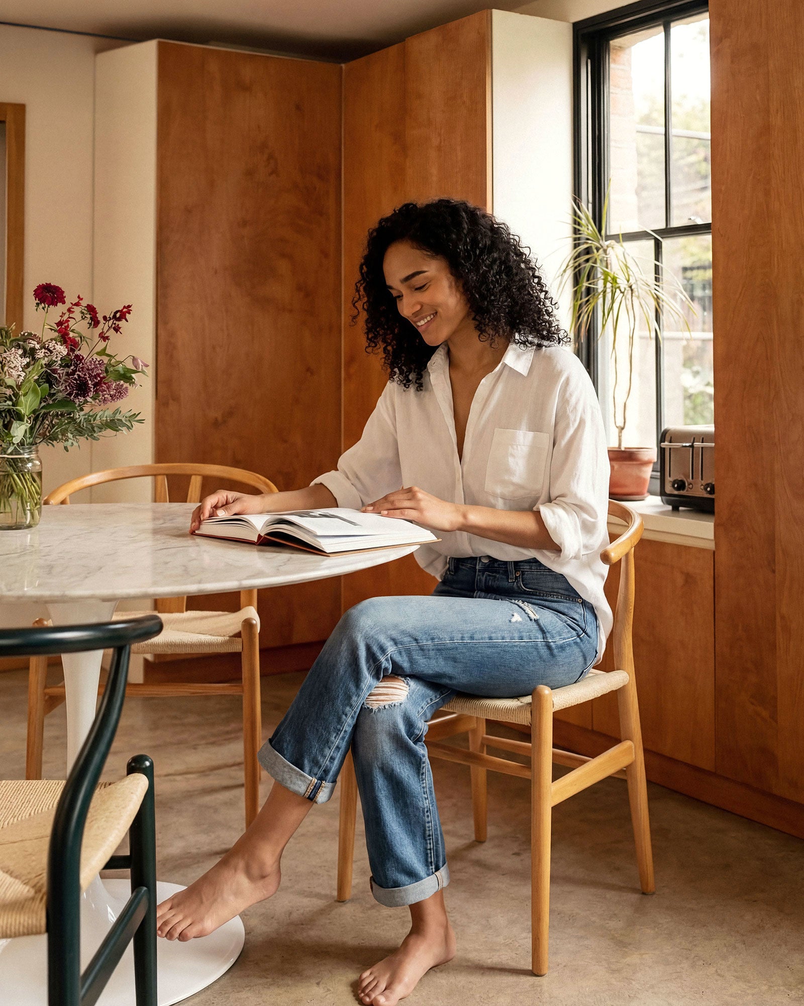 Relaxed boyfriend denim with a clean, stovepipe-inspired silhouett and easy through the hip with a straighter leg line.