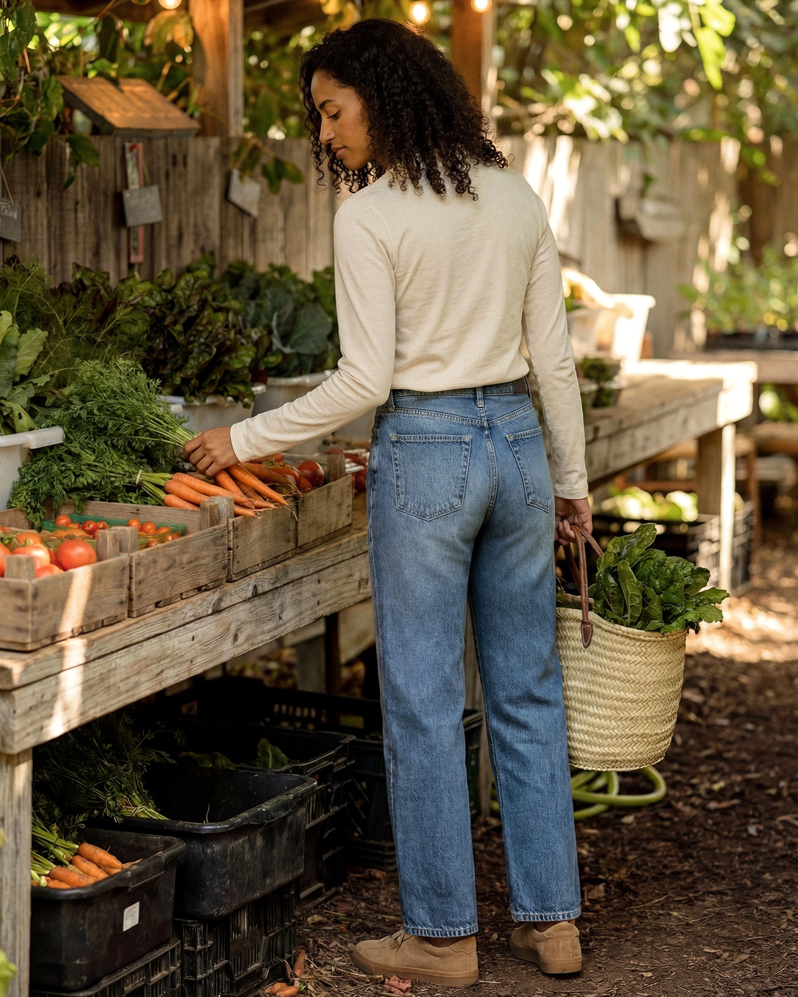 A relaxed boyfriend jean with a cleaner, straighter silhouette & aligned to stovepipe search intent without changing onsite fit taxonomy.