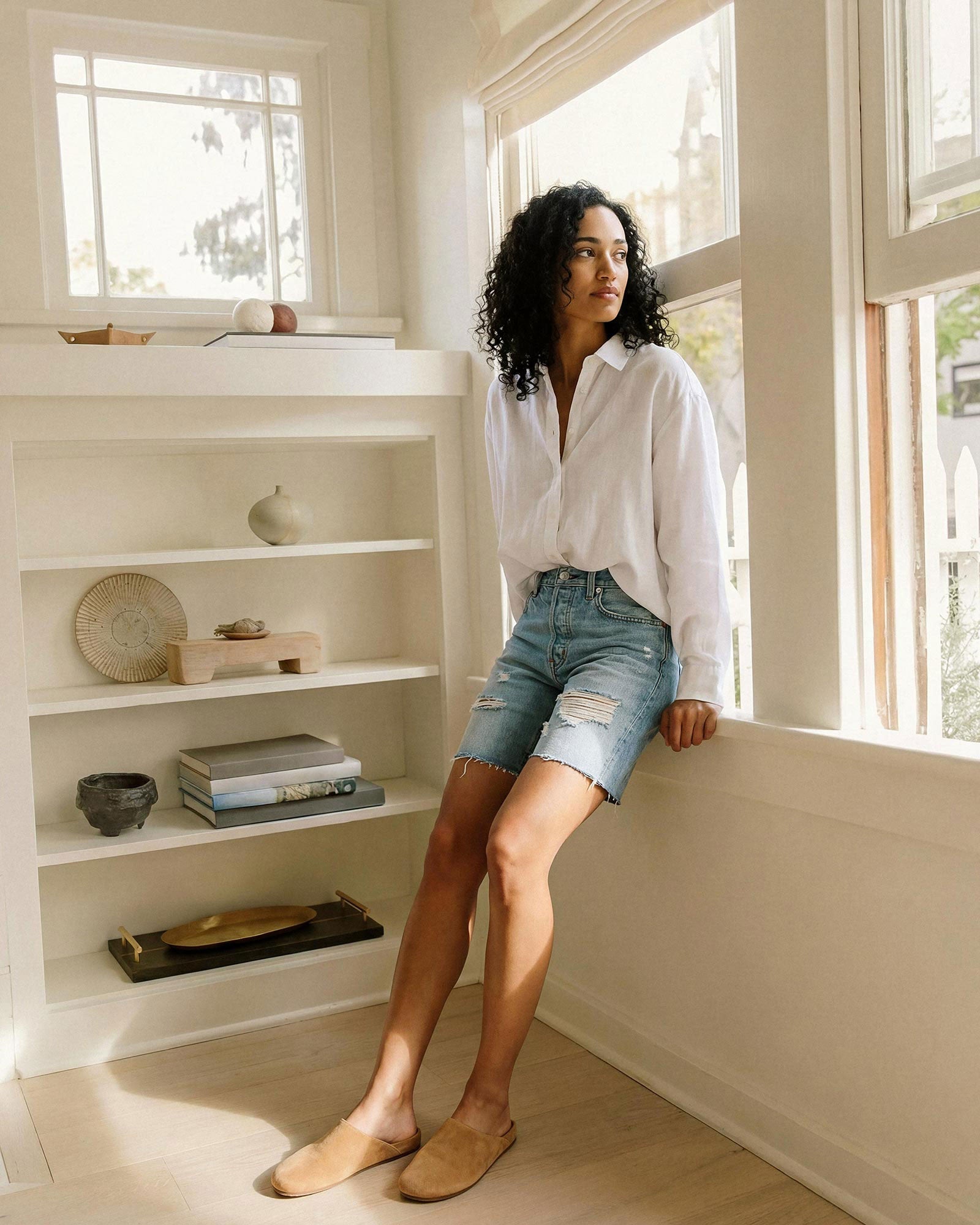 Shop Sawyer Bermuda shorts for women at EDWIN USA. These gravel-colored bermudas offer a stylish distressed look with premium denim quality.