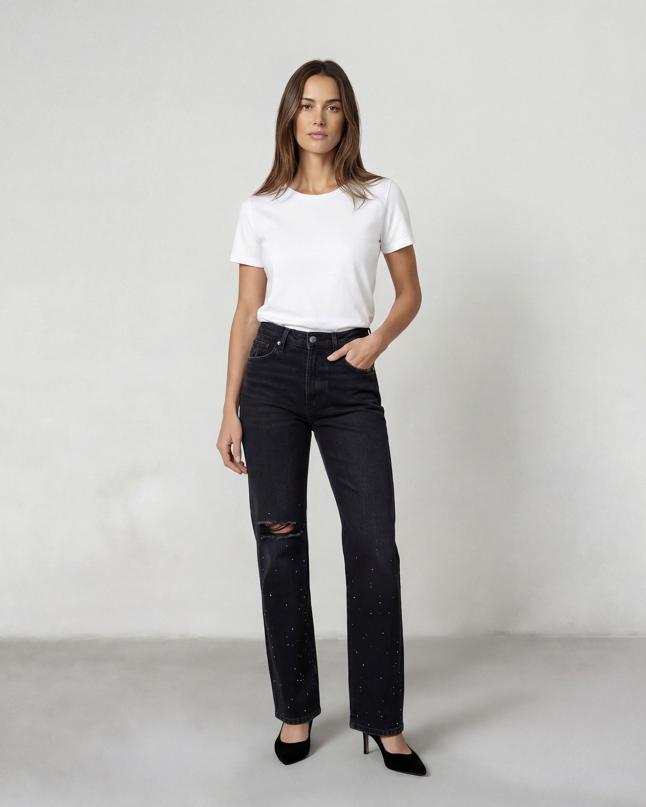 Discover the Edwin Kali Ankle in Ariel, a stylish blend of 90's nostalgia with a high-rise waist and relaxed boyfriend fit for ultimate comfort and versatility.