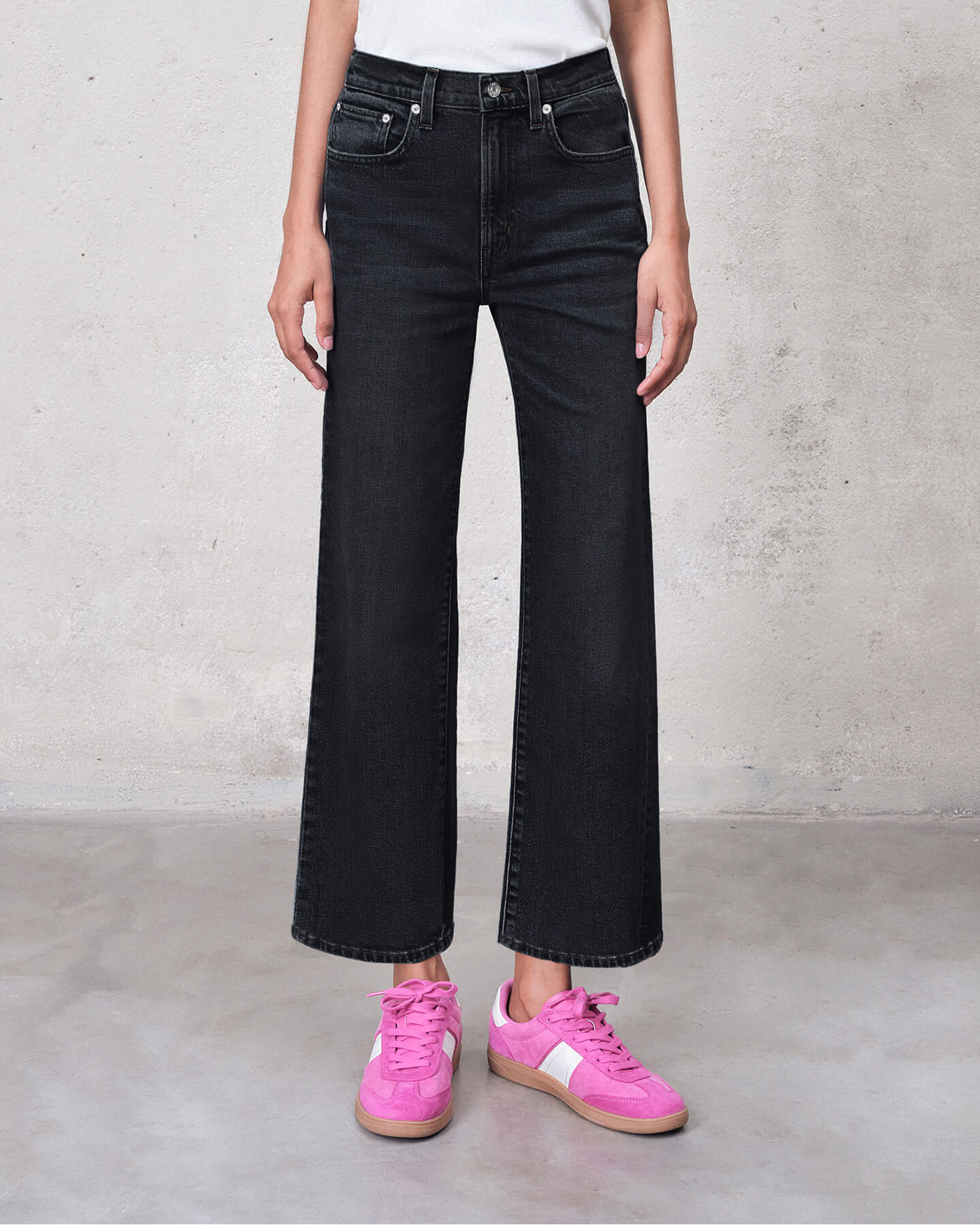 Discover the Edwin Marli Wide Leg Ankle Shadows, featuring a flattering high-rise fit that hugs your waist and hips, then flows into a stylish wide leg design.