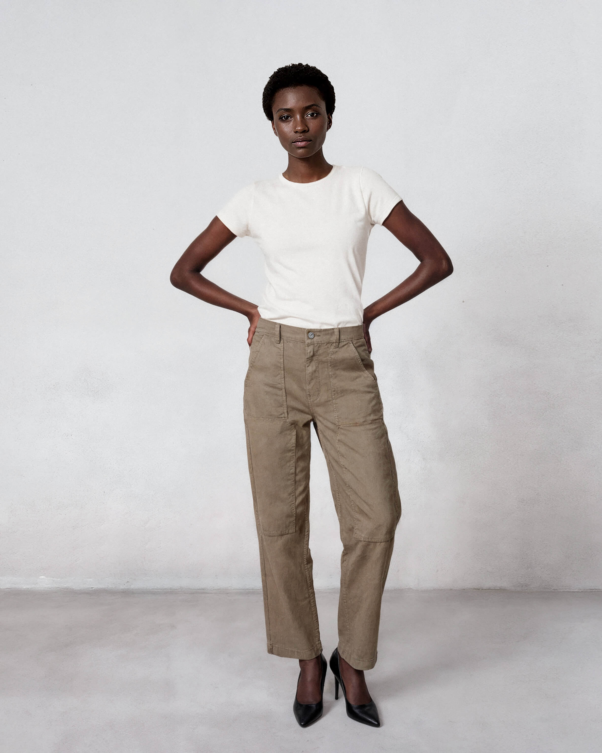 Discover the versatile Hayley Pant, crafted from organic cotton for ultimate comfort. Perfect for work or a night out, these stylish pull-on pants elevate any outfit.