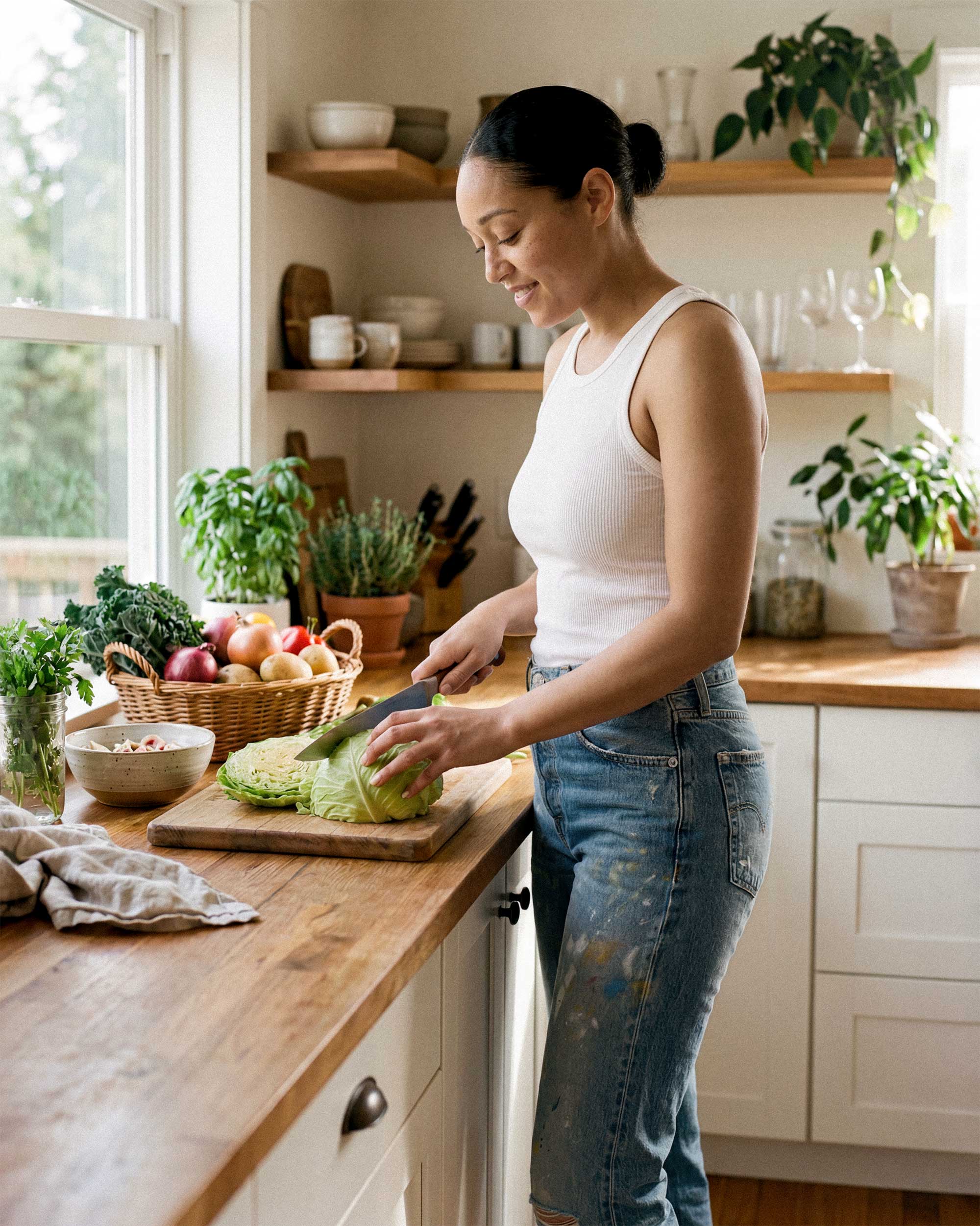 Discover the TASH, a relaxed '90s jean designed for a laid-back vibe. With a straight leg and low-slung fit, it’s perfect for a stylish, boyish look this summer.