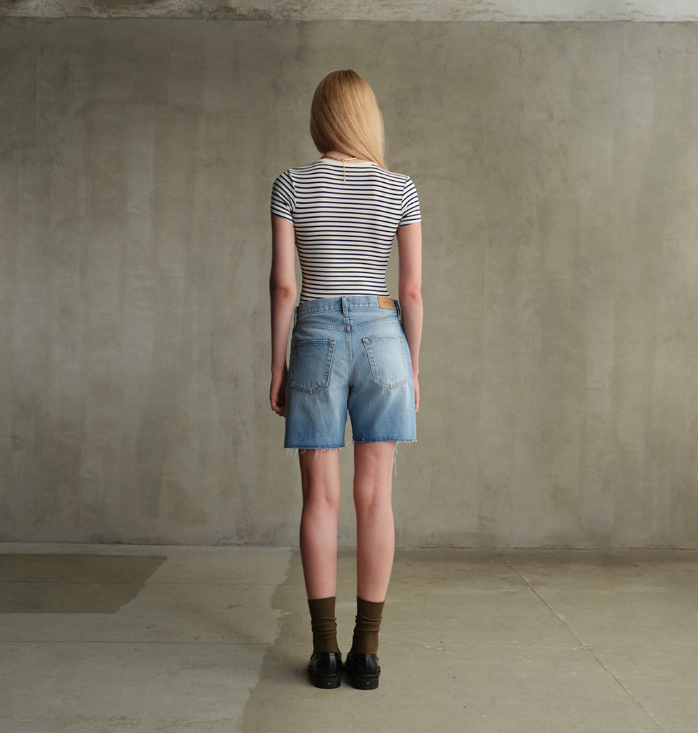 Shop Sawyer Bermuda shorts for women at EDWIN USA. These gravel-colored bermudas offer a stylish distressed look with premium denim quality.