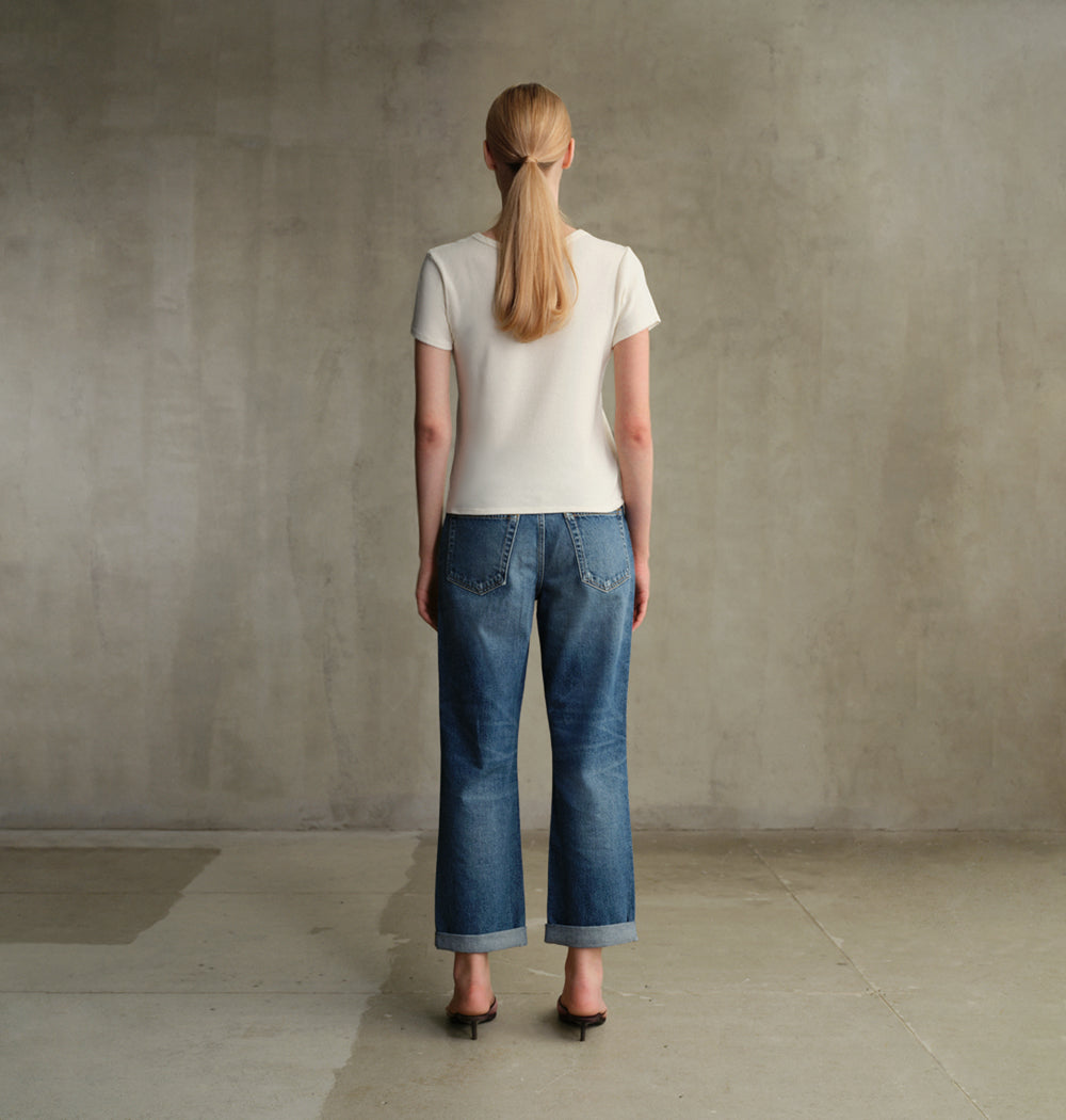 Shop EDWIN USA's Sawyer Boyfriend Boulder jeans, premium relaxed fit jeans for women featuring distressed details and a comfortable, stylish design.