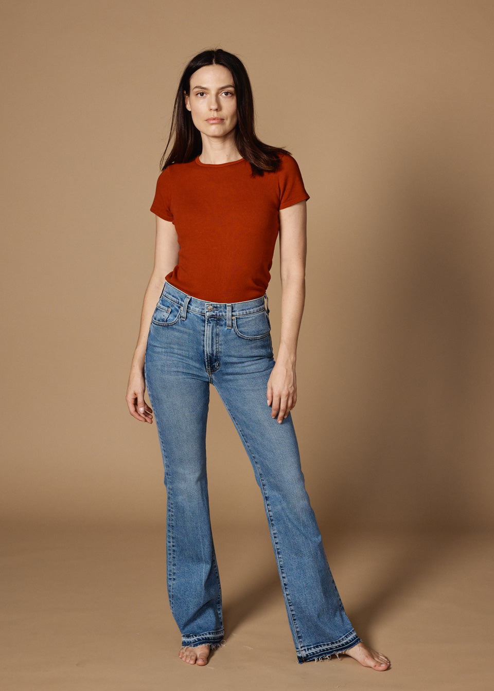 Discover the Ryder Released Hem Gardner jeans, inspired by 1970s Hollywood glamour. Enjoy a stylish, relaxed fit perfect for any casual occasion.